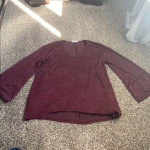 Oversized burgundy sweater, wide mouth sleeves!